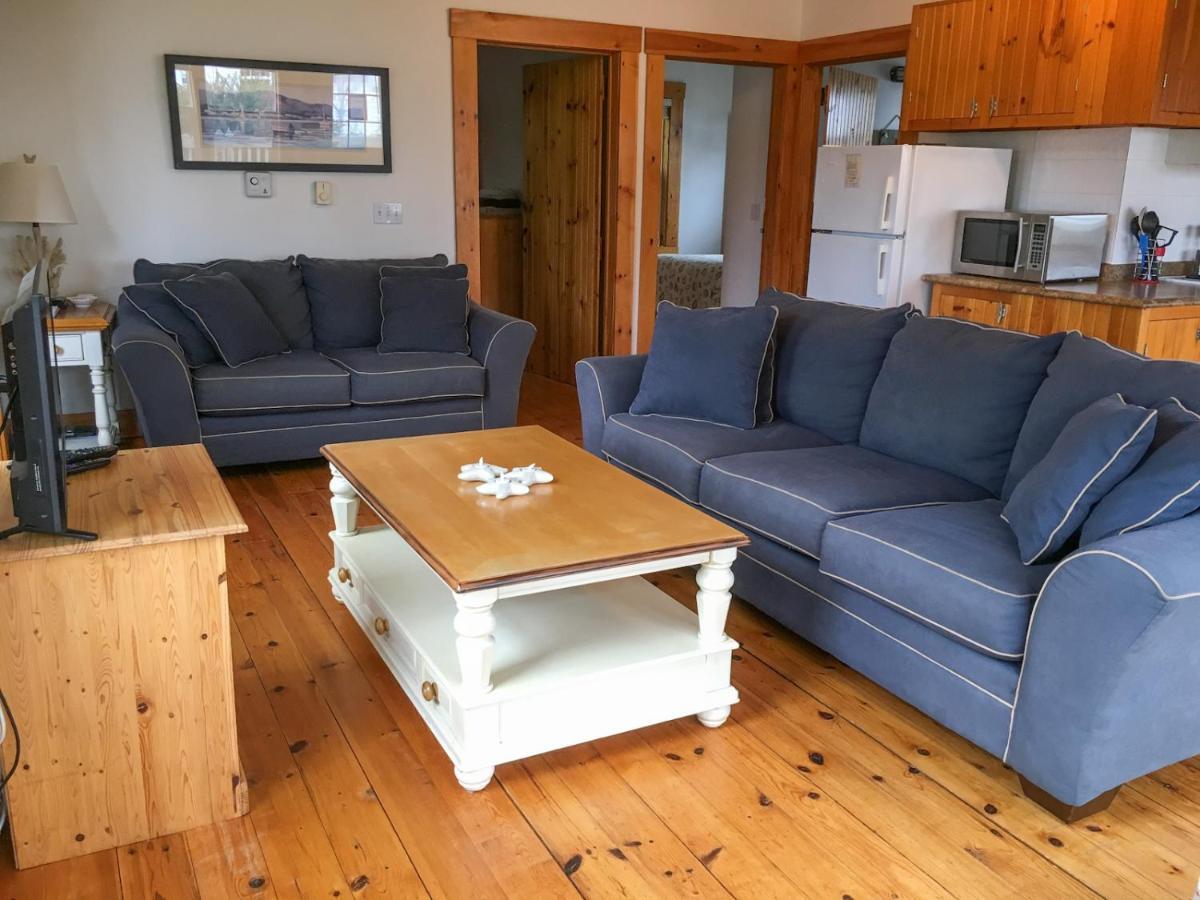 Larinda'S Landing Oceanfront Cottages Halifax Exterior photo