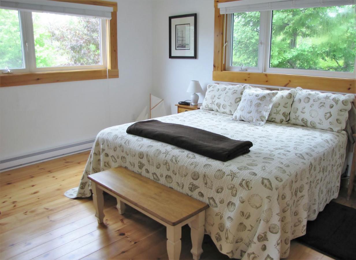 Larinda'S Landing Oceanfront Cottages Halifax Exterior photo