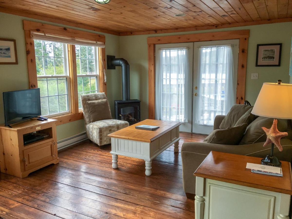 Larinda'S Landing Oceanfront Cottages Halifax Exterior photo